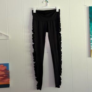 Stretchy Teeki Leggings size M black